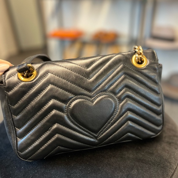 Gucci GG Marmont Small Shoulder Bag in Black - Picture 5 of 7